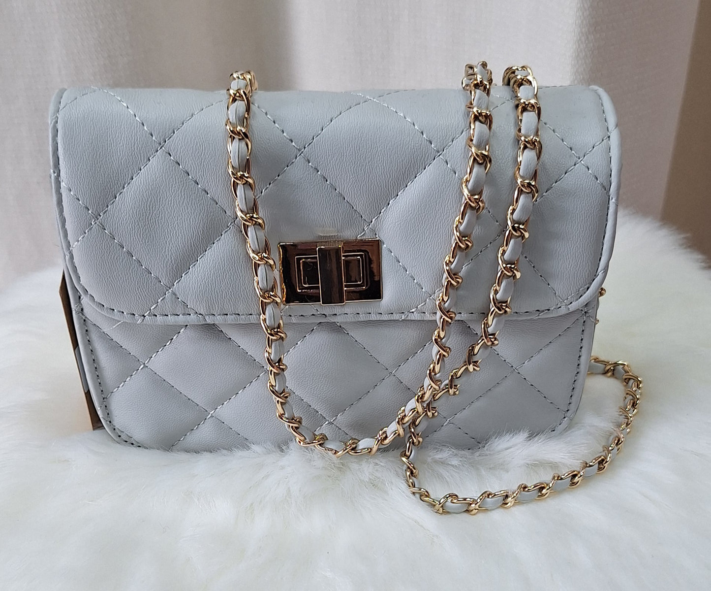 Tas F