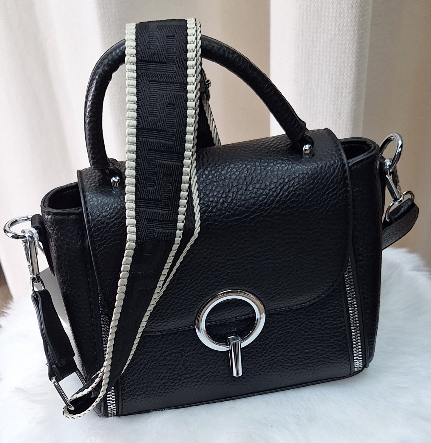 Tas N